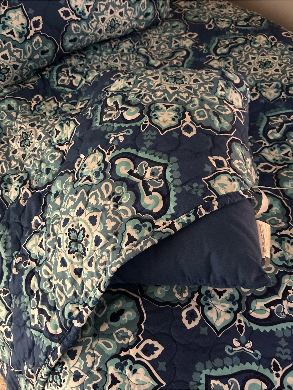Floral Medallion Twin/Twin XL Quilt Set, Navy, Light Blue, Teal w/ Accent Pillow